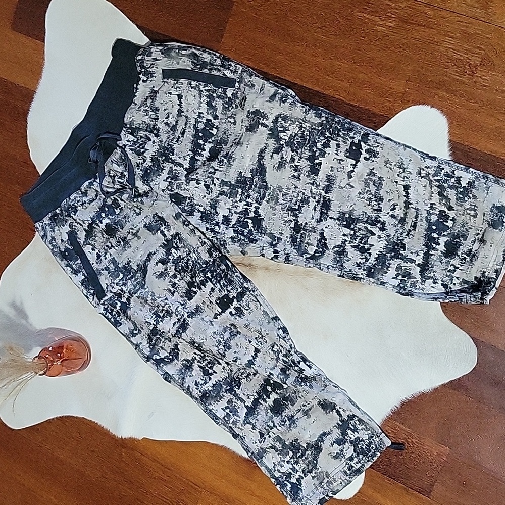 Abstract Print Teal Active 3/4 Pants M